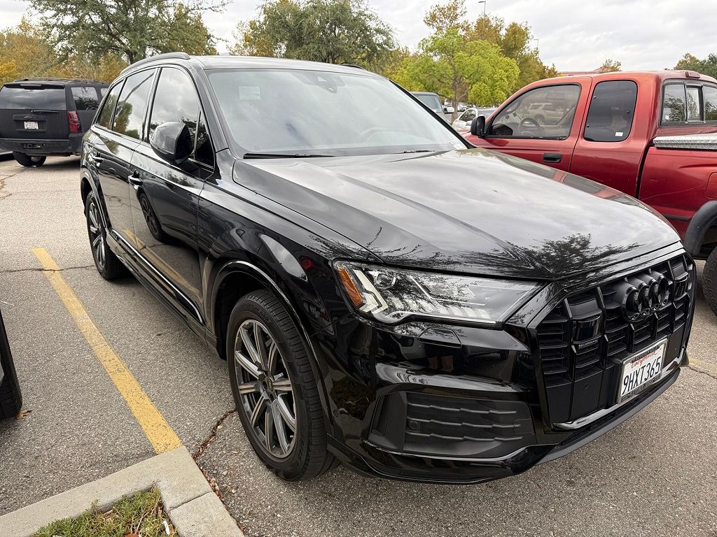 2023 Audi Q7 Premium Plus