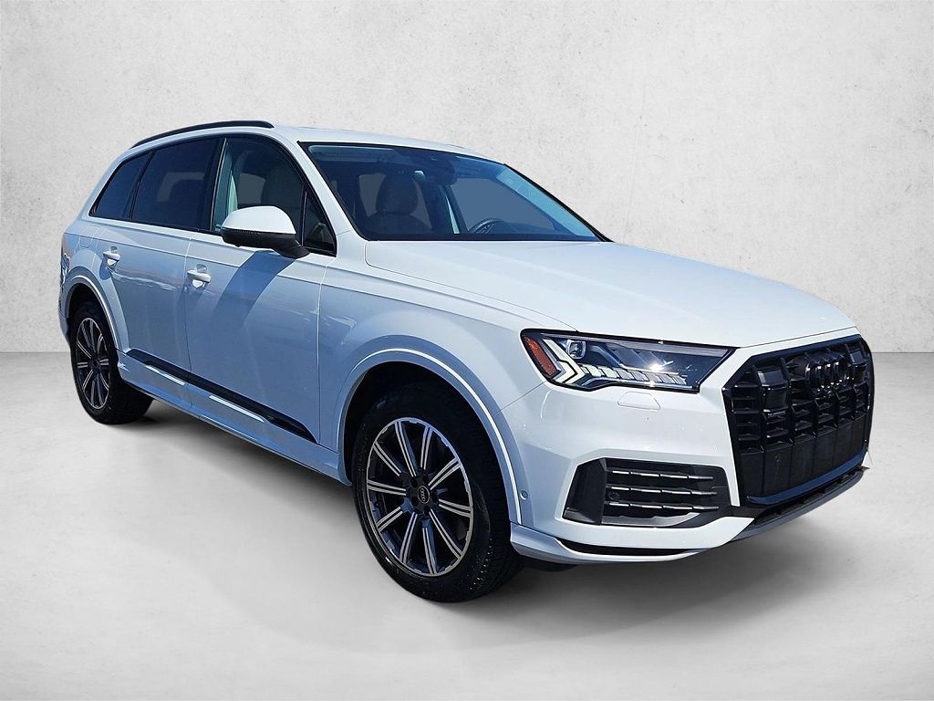2023 Audi Q7 Premium Plus