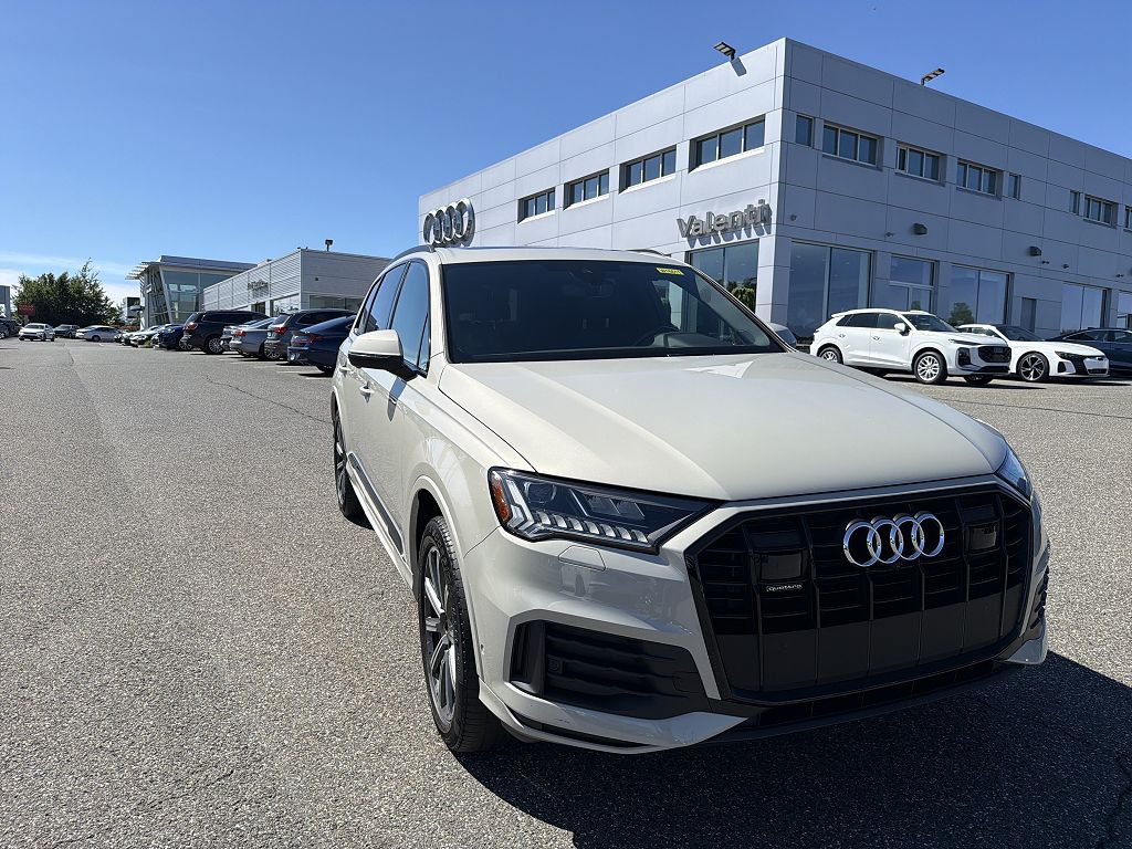 2023 Audi Q7 Premium Plus