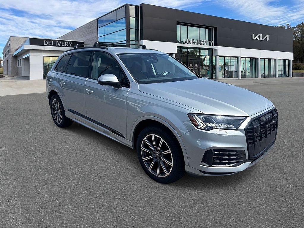 2023 Audi Q7 Premium Plus