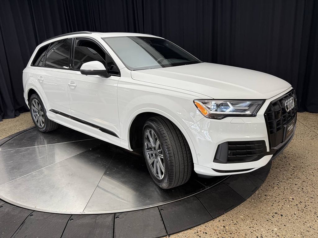 2022 Audi Q7 Premium Plus