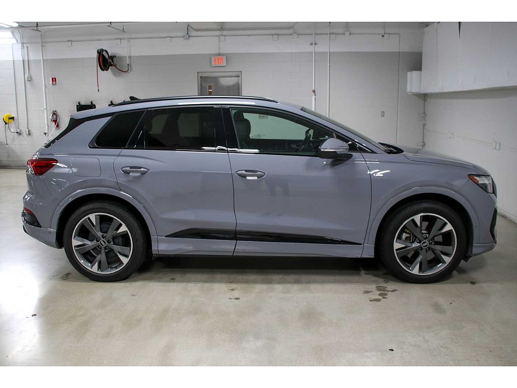 2024 Audi Q4 e-tron Premium Plus