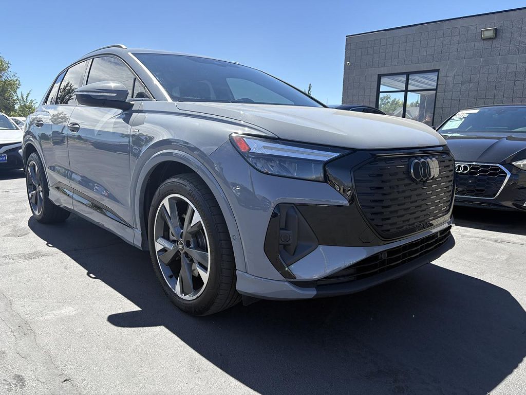 2024 Audi Q4 e-tron Premium Plus