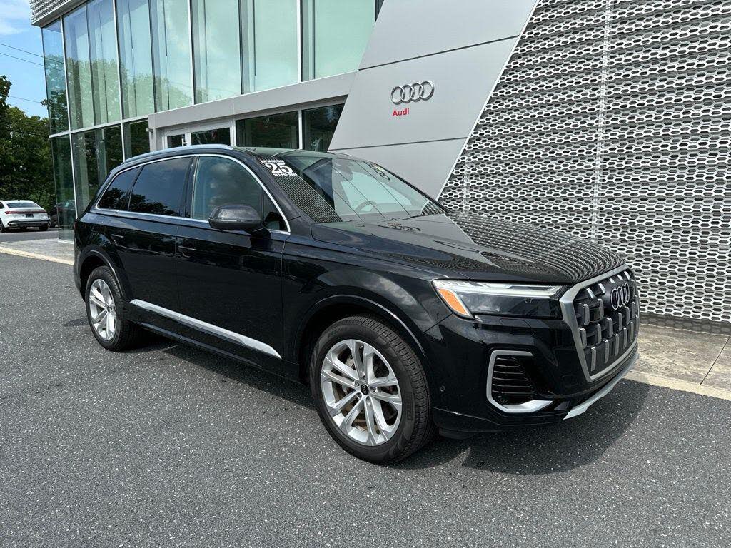2025 Audi Q7 Premium Plus