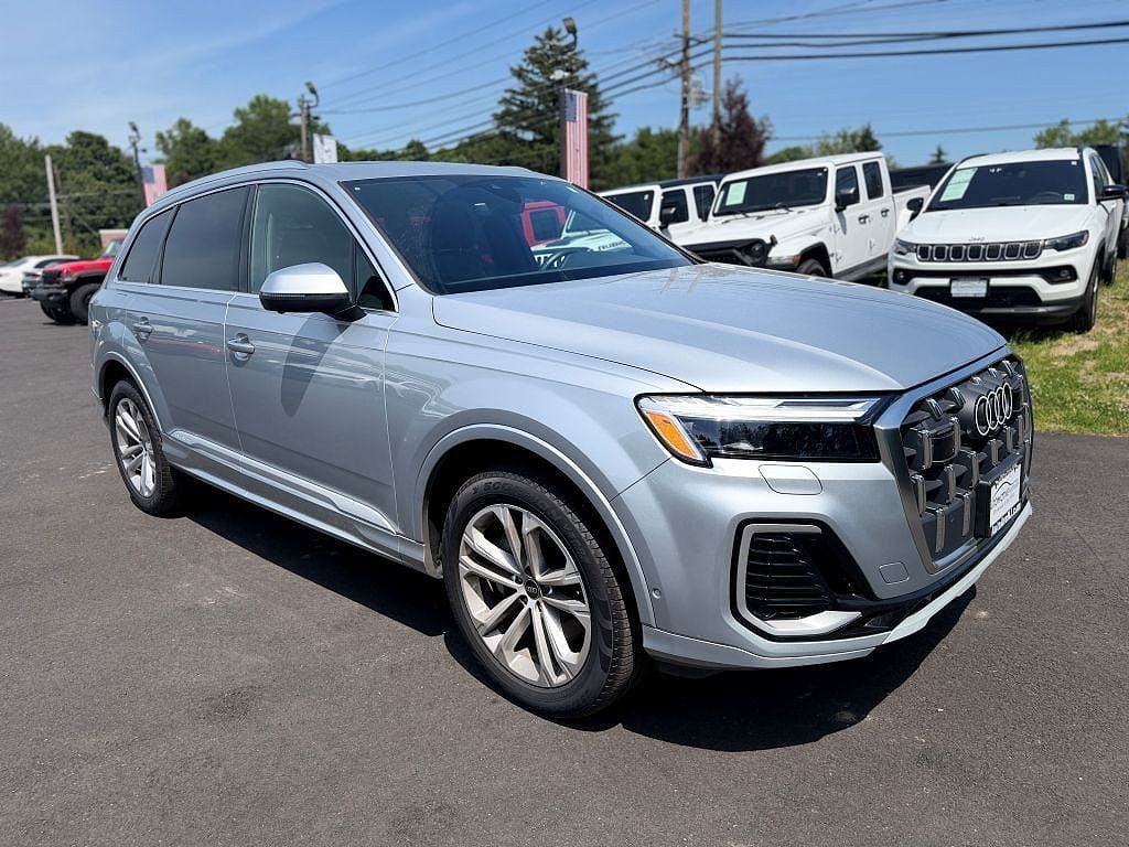 2025 Audi Q7 Premium Plus