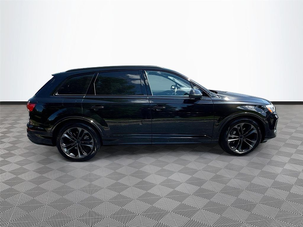 2026 Audi Q7 Premium Plus