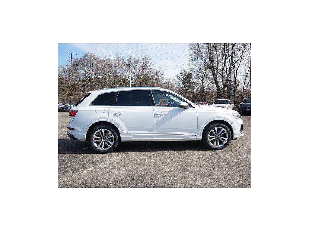2025 Audi Q7 Premium Plus