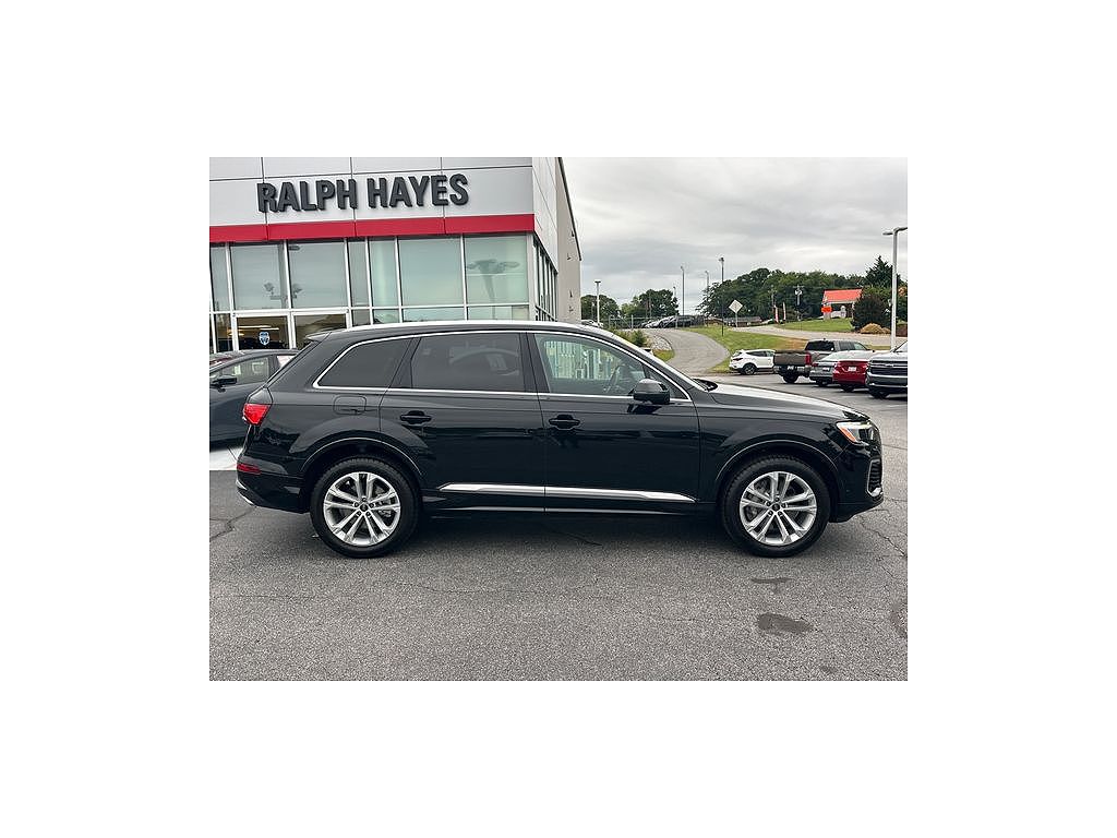 2025 Audi Q7 Premium Plus