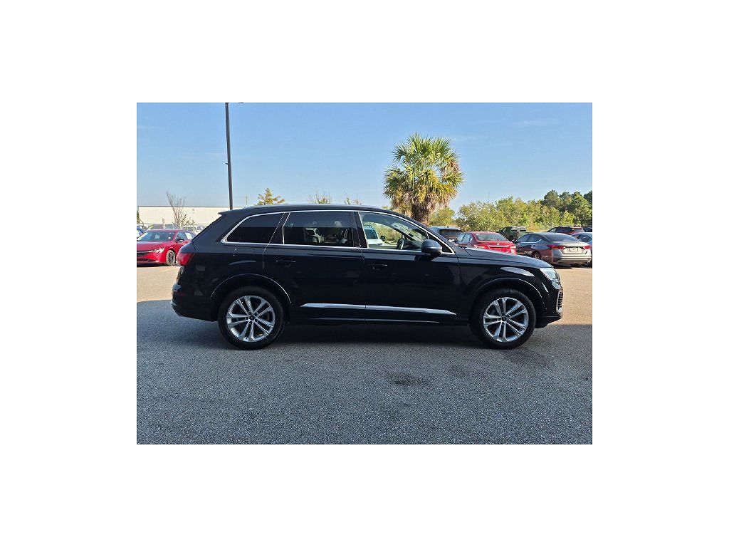 2025 Audi Q7 Premium Plus