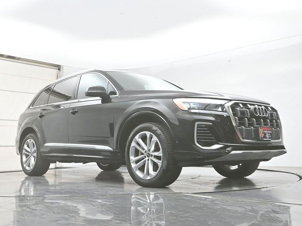 2025 Audi Q7 Premium Plus
