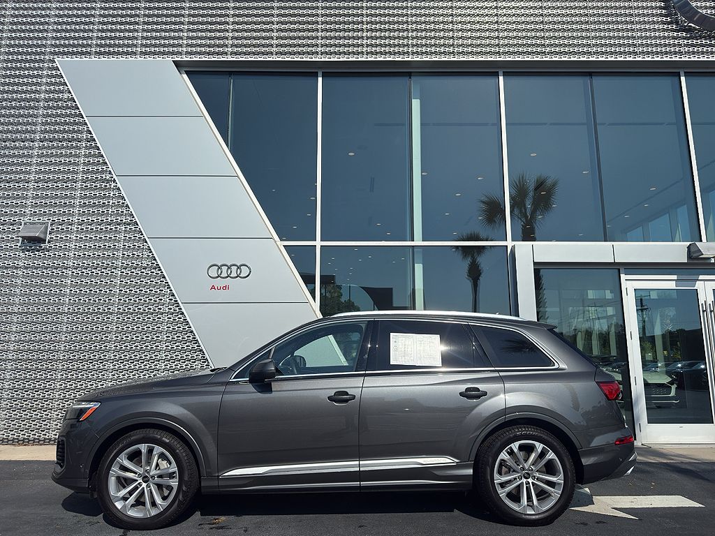 2026 Audi Q7 Premium Plus