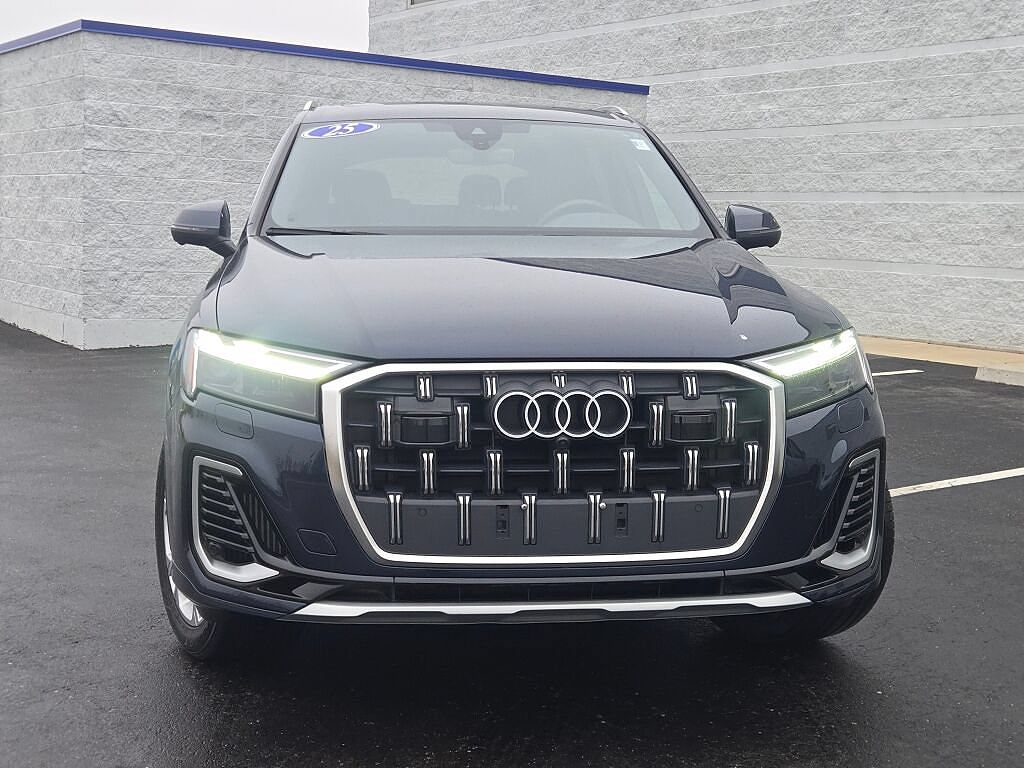 2025 Audi Q7 Premium Plus