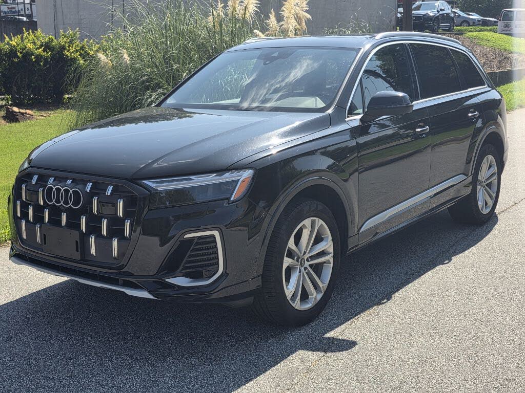 2025 Audi Q7 Premium Plus
