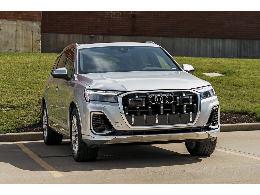 2025 Audi Q7 Premium Plus