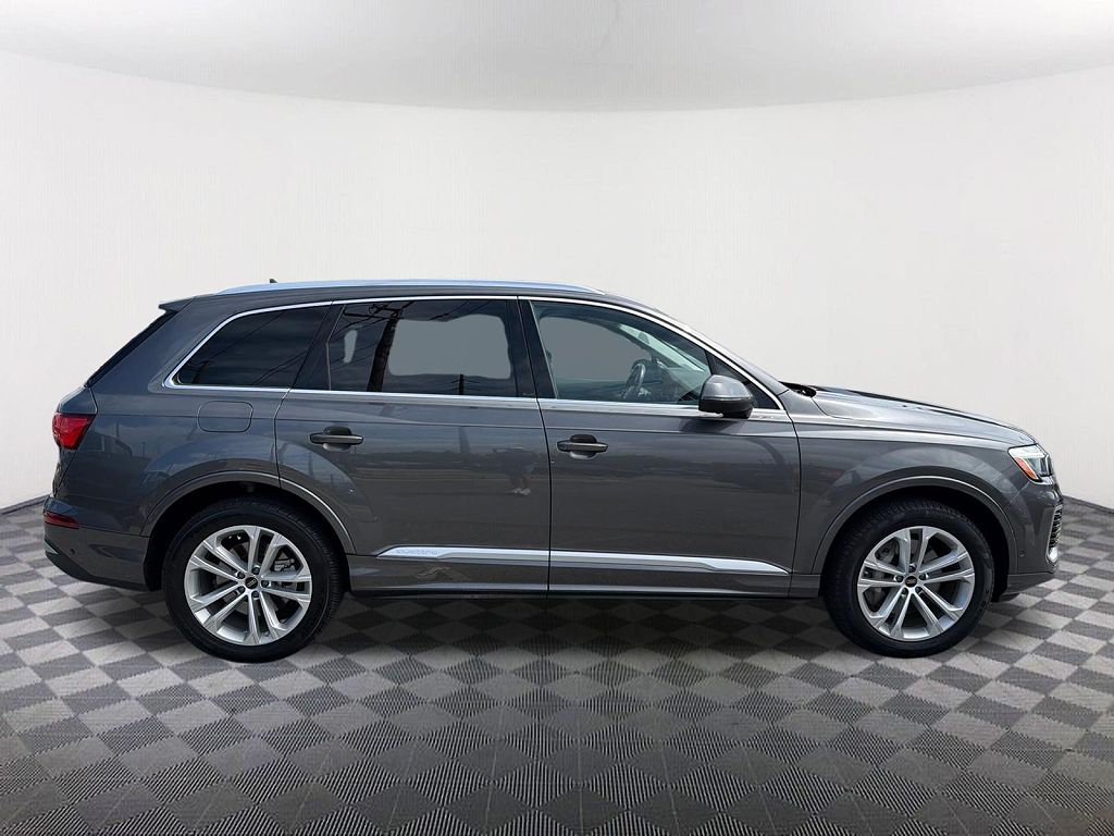 2025 Audi Q7 Premium Plus