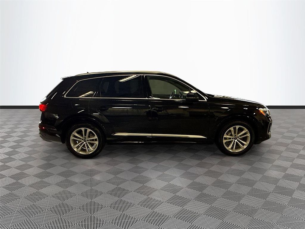 2026 Audi Q7 Premium Plus