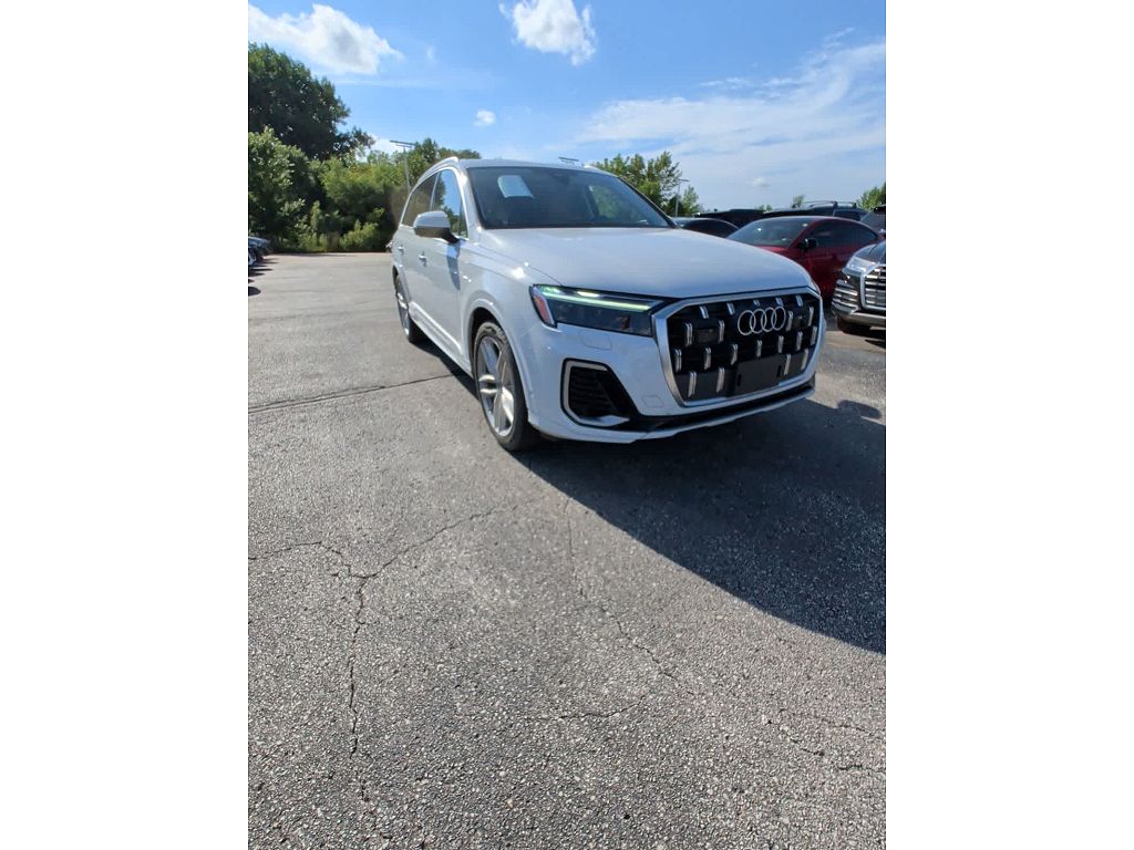 2025 Audi Q7 Premium Plus