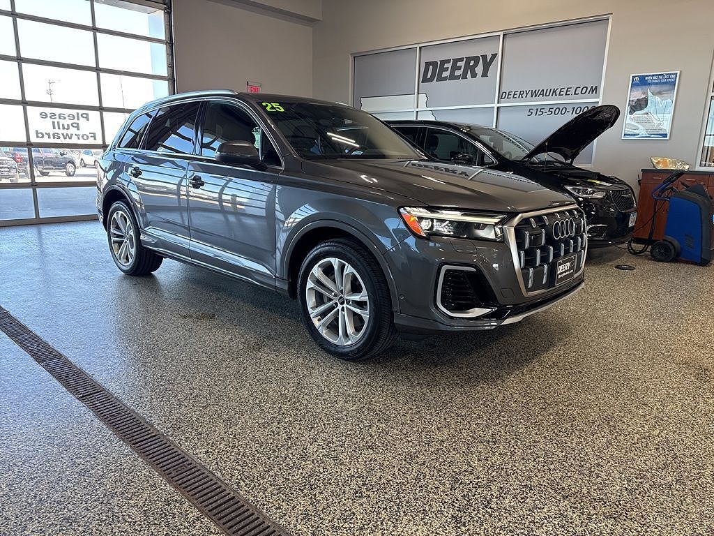 2025 Audi Q7 Premium Plus