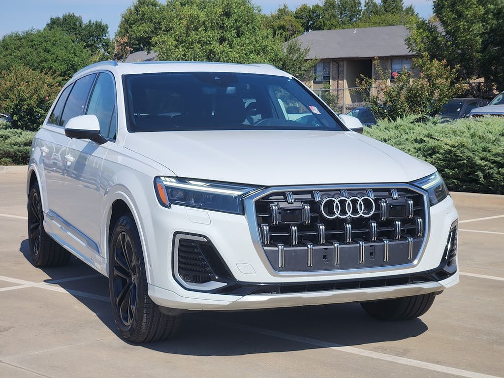 2025 Audi Q7 Premium Plus