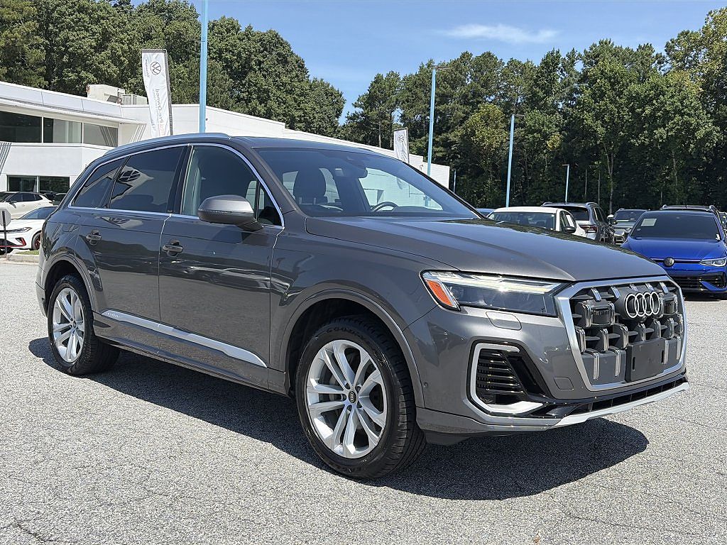 2025 Audi Q7 Premium Plus