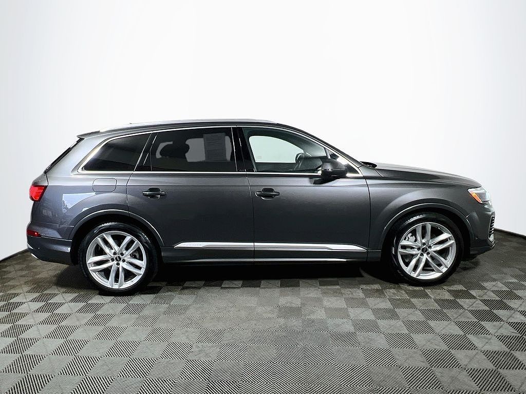 2025 Audi Q7 Premium Plus