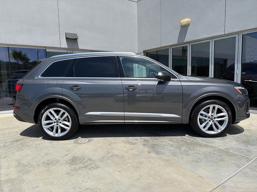 2025 Audi Q7 Premium Plus