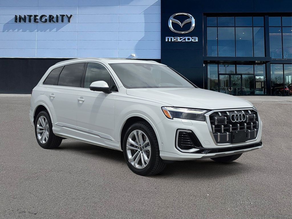 2025 Audi Q7 Premium Plus