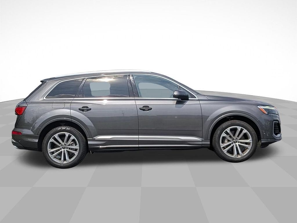 2025 Audi Q7 Premium Plus