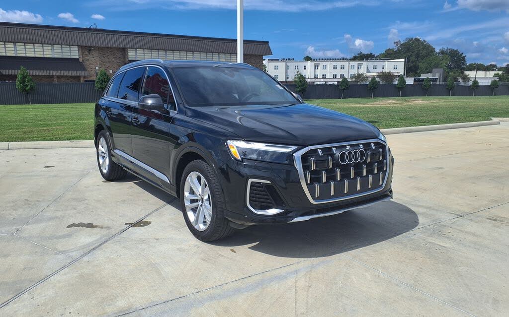 2025 Audi Q7 Premium Plus