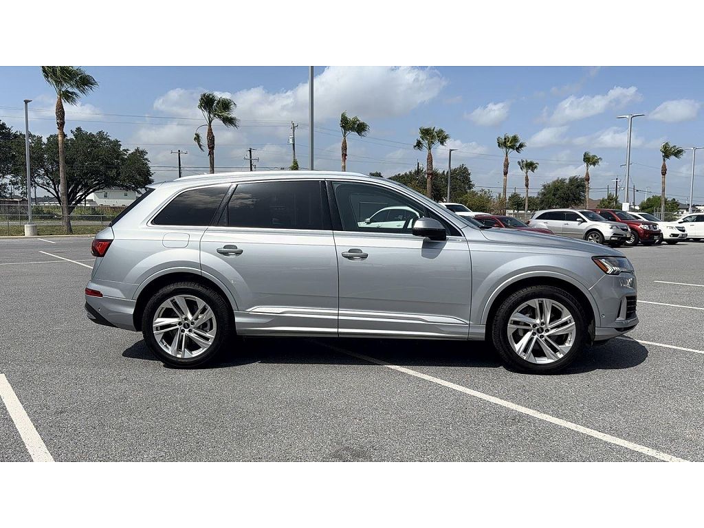 2024 Audi Q7 Premium Plus
