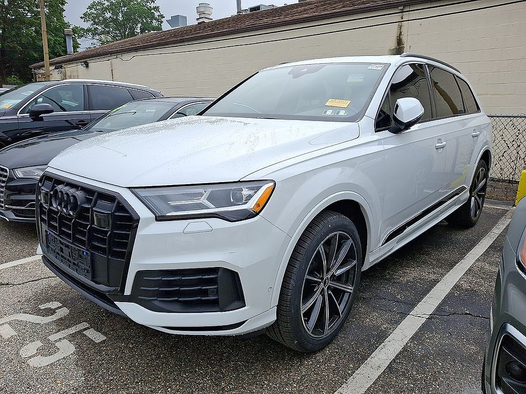 2022 Audi Q7 Premium Plus