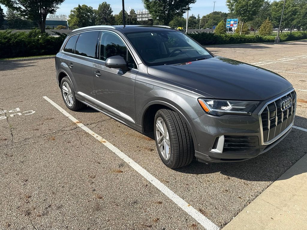 2023 Audi Q7 Premium Plus