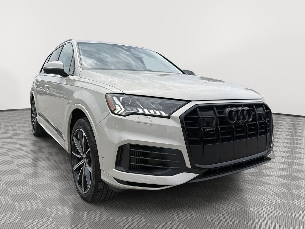 2023 Audi Q7 Premium Plus