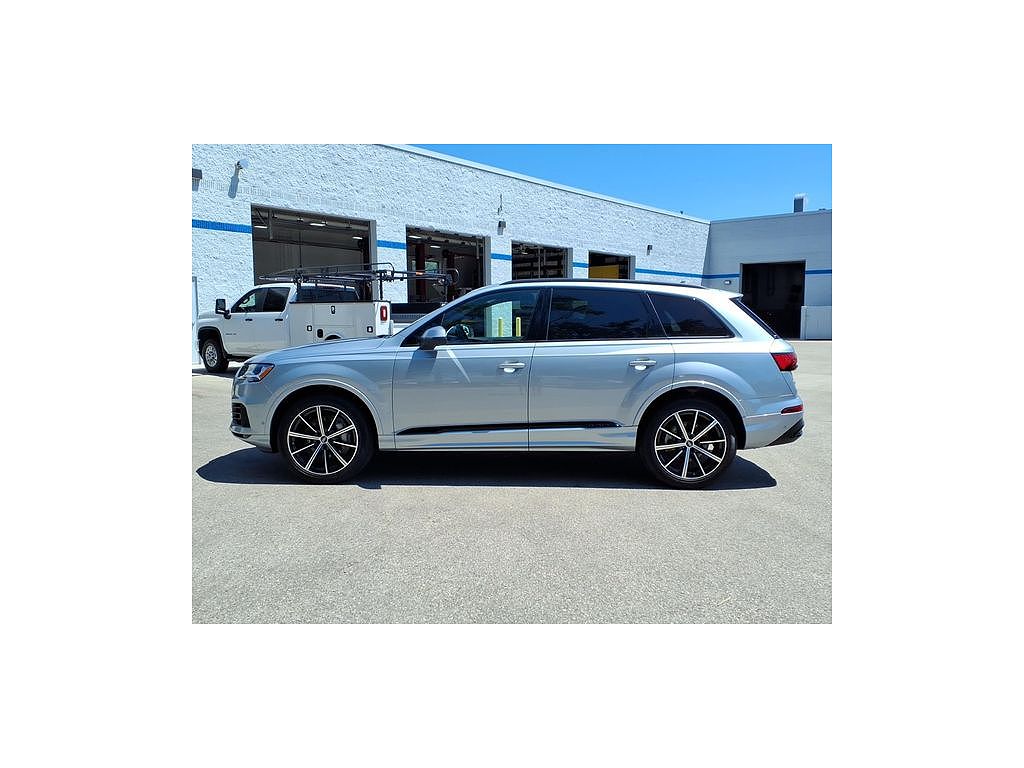 2023 Audi Q7 Premium Plus