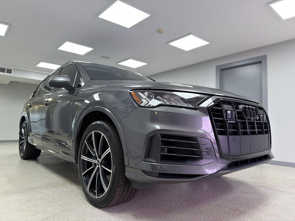 2023 Audi Q7 Premium Plus