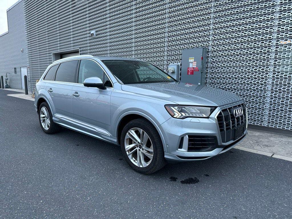 2023 Audi Q7 Premium Plus