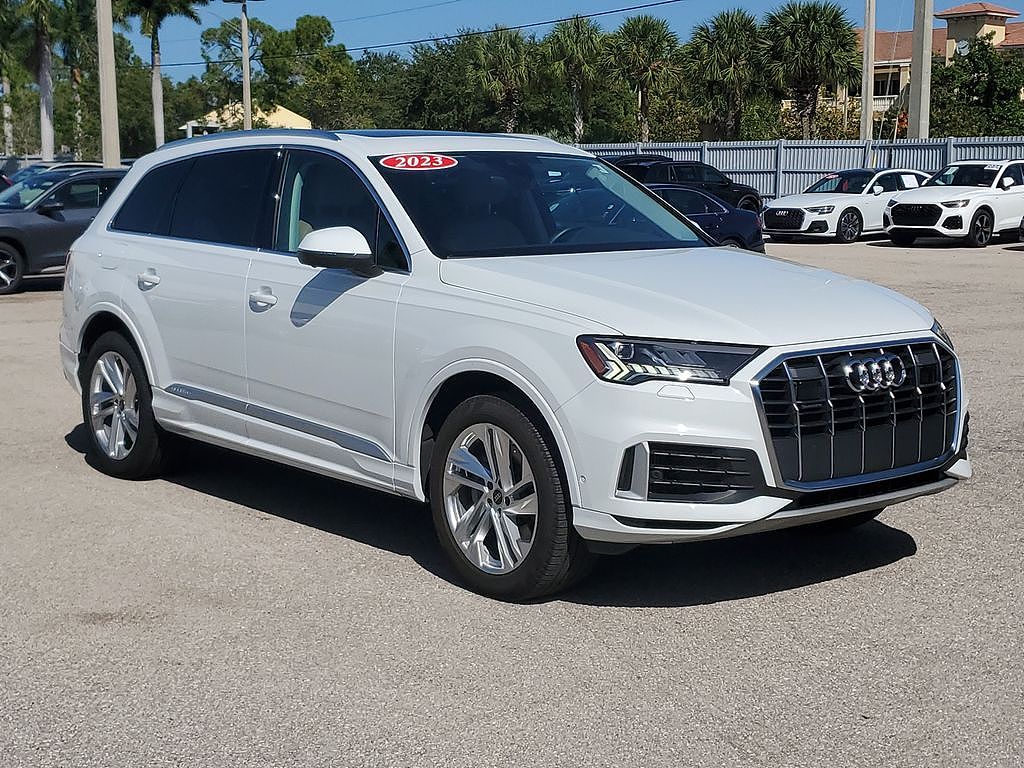 2023 Audi Q7 Premium Plus