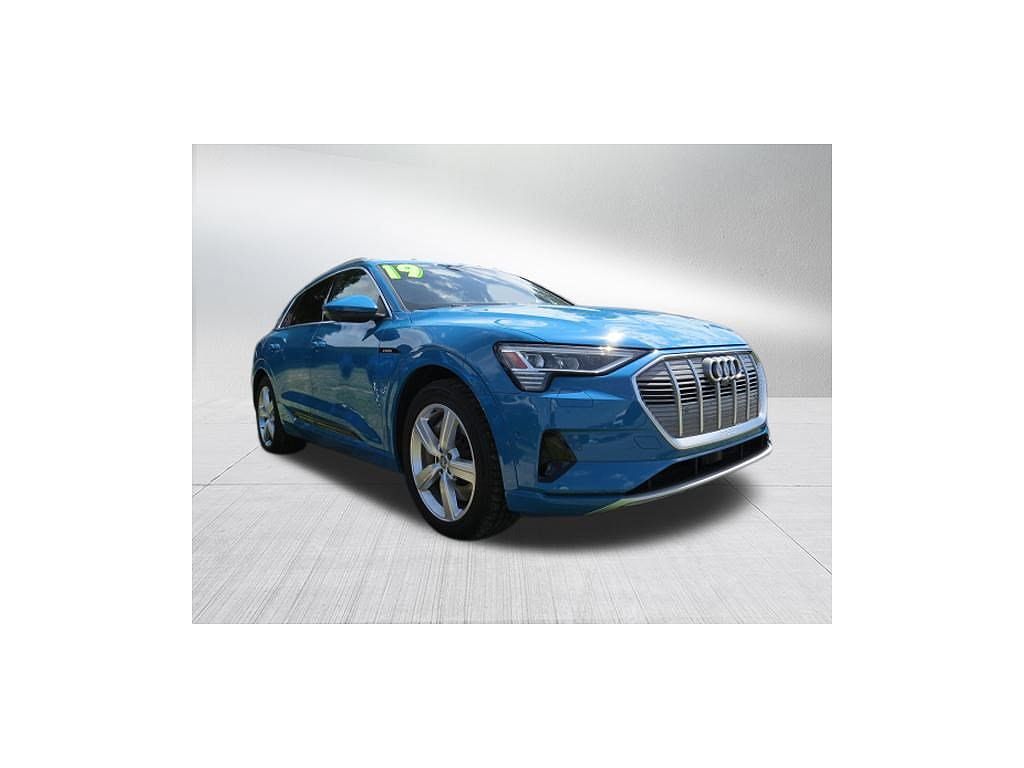 2019 Audi e-tron Premium Plus