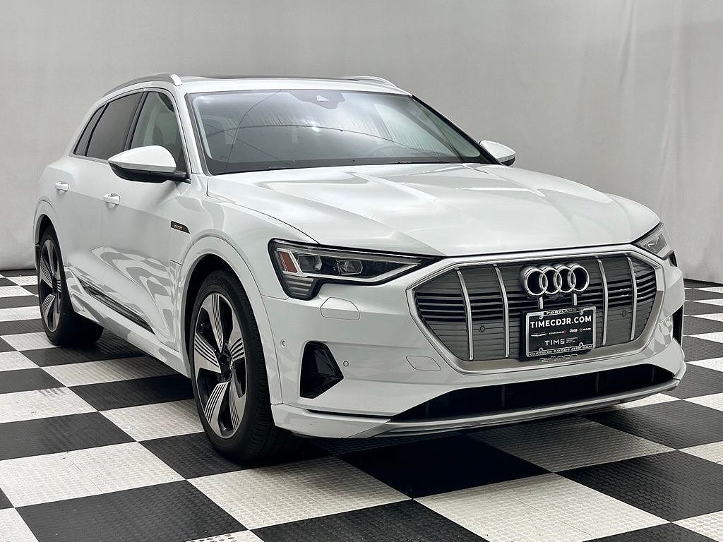 2019 Audi e-tron Prestige quattro