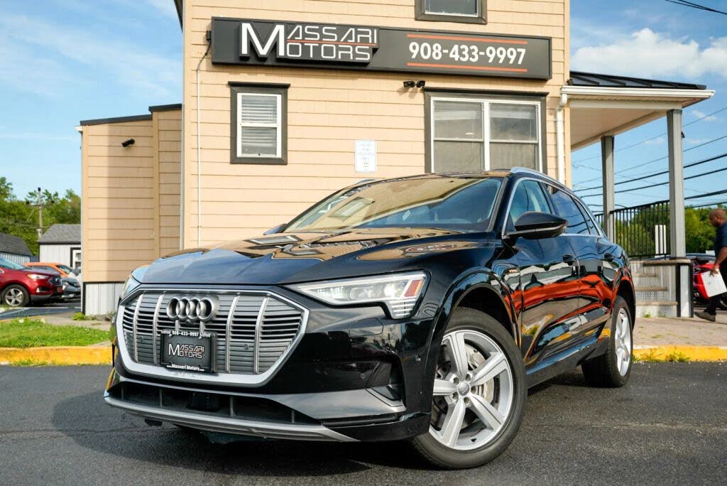 2019 Audi e-tron Prestige quattro