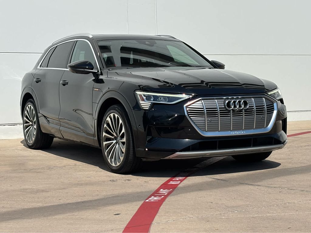 2019 Audi e-tron Prestige quattro