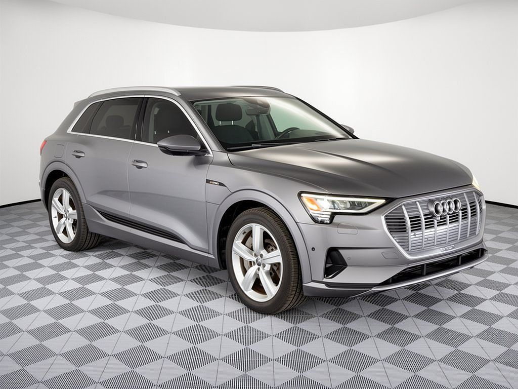 2019 Audi e-tron Prestige