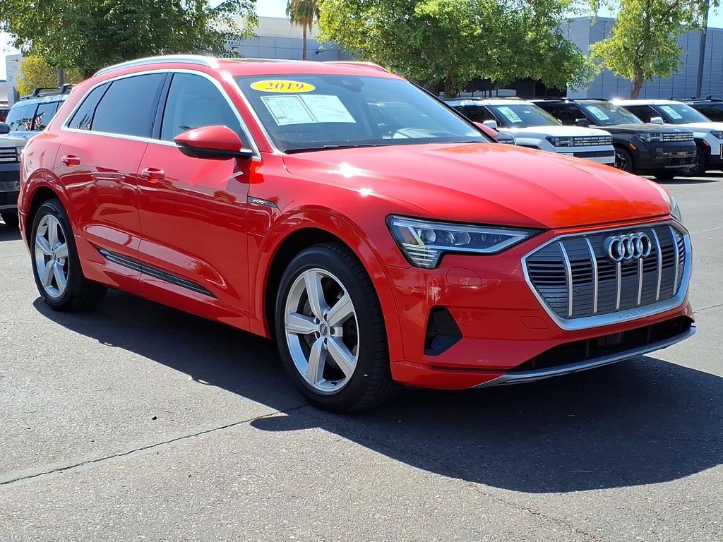 2019 Audi e-tron Prestige quattro