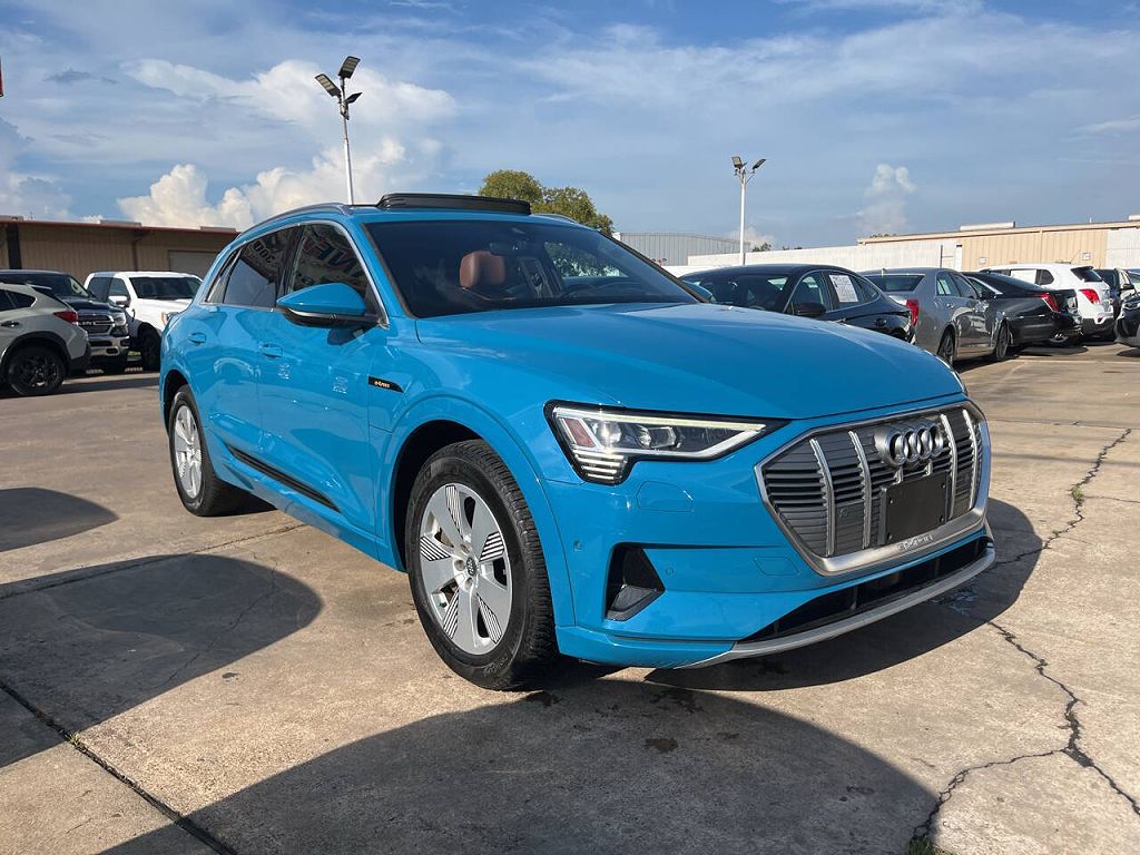 2019 Audi e-tron Prestige quattro