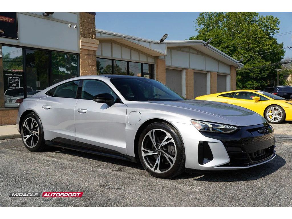 2022 Audi e-tron GT Premium Plus