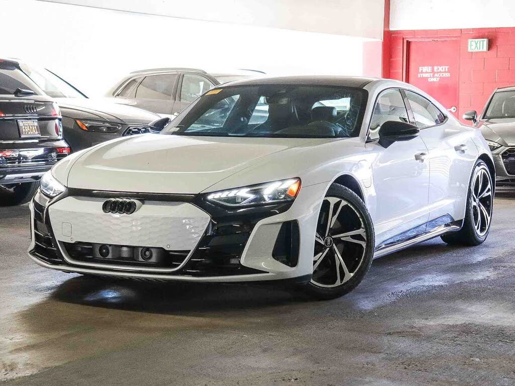 2023 Audi e-tron GT Premium Plus
