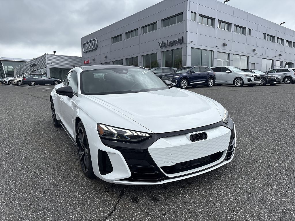 2023 Audi e-tron GT Premium Plus