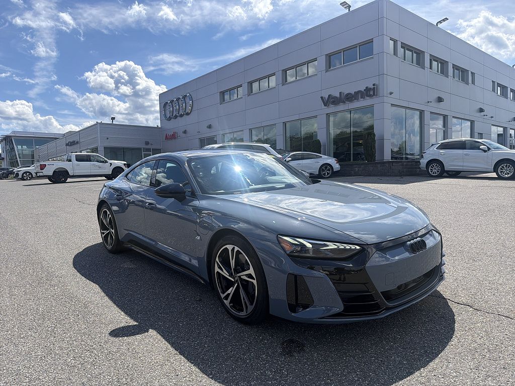 2023 Audi e-tron GT Premium Plus