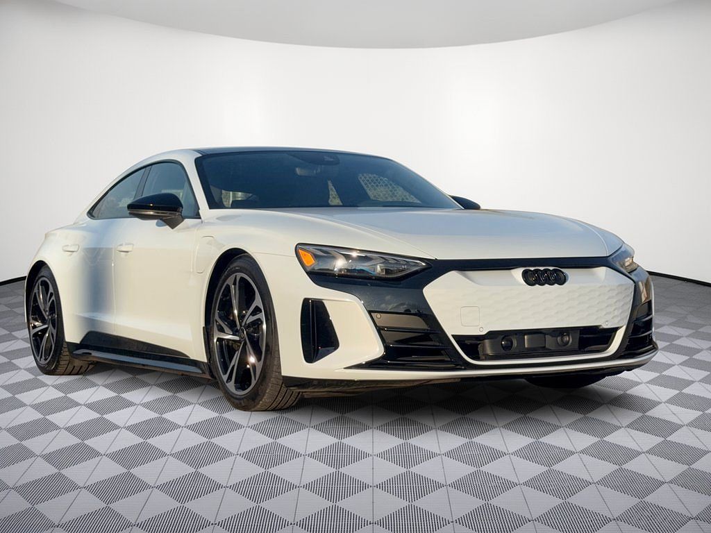 2023 Audi e-tron GT Premium Plus
