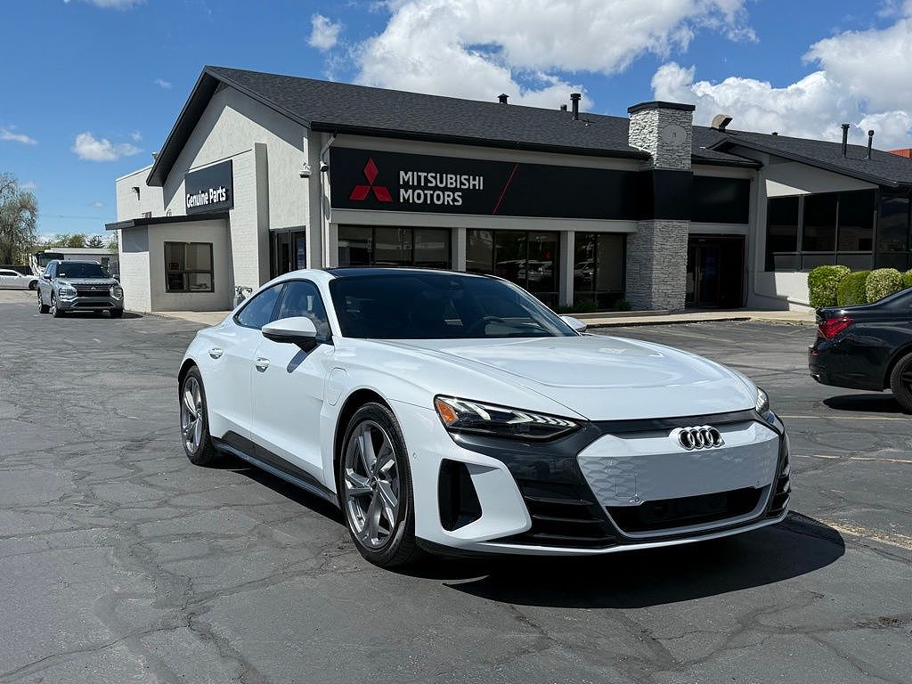 2023 Audi e-tron GT Premium Plus